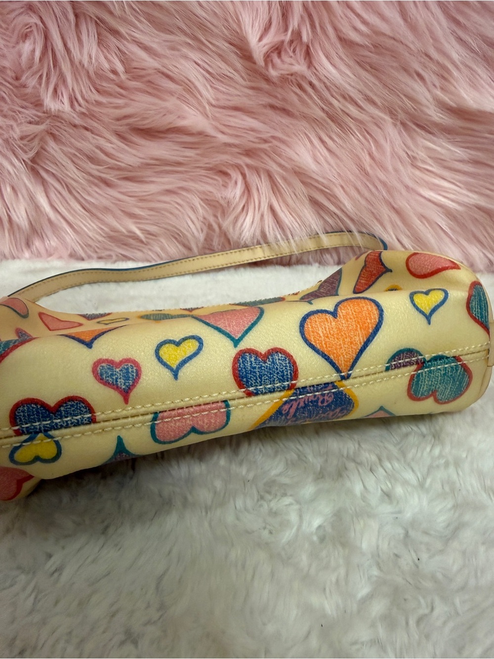 Vintage Dooney & Bourke Cream/Yellow Multi-Heart Shoulder Bag - Picture 6 of 7